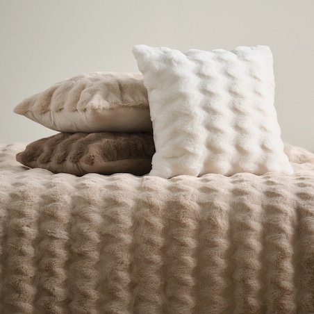 Poszewka Futrzana Pilora 45x45 cm z motywem geometrycznym