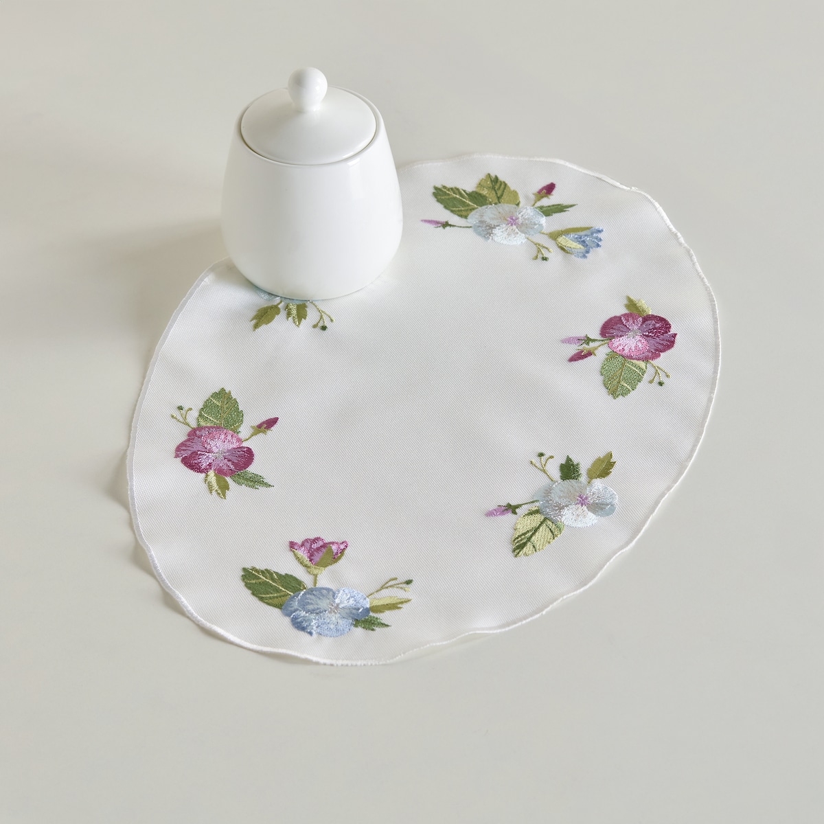 Serwetka Pansisa 29x43 cm z motywem kwiatowym