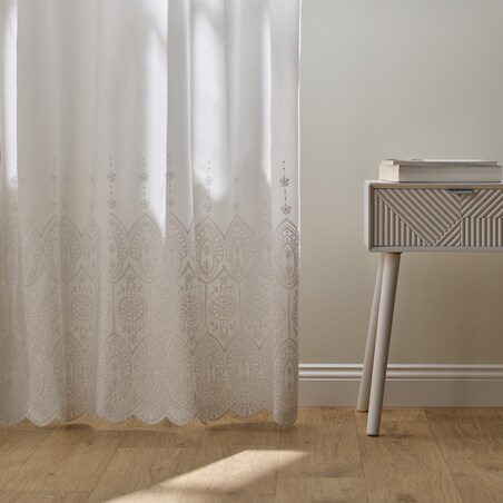 Firana haftowana Charlote 140x250 cm z motywem arabeski