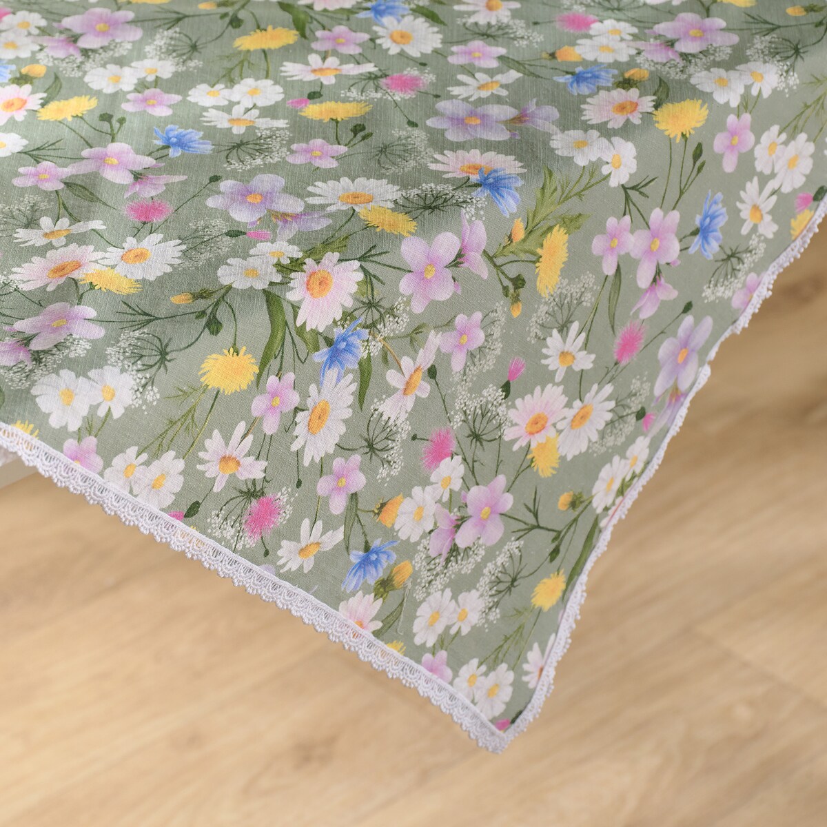 Serweta z nadrukiem Melow 80x80 cm z motywem kwiatowym