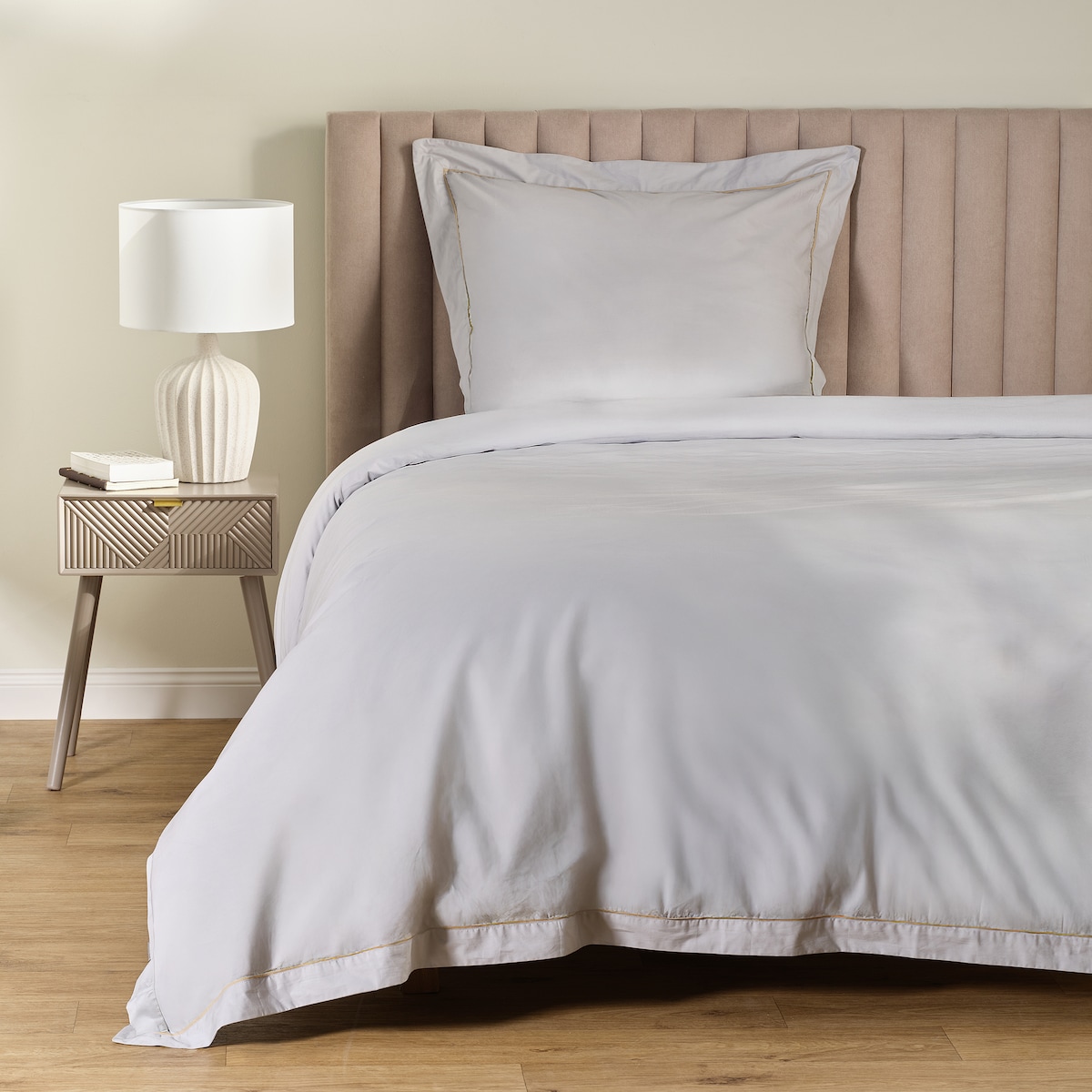 Jednokolorowa pościel z perkalu z lamówką Perlamo 140x200 cm