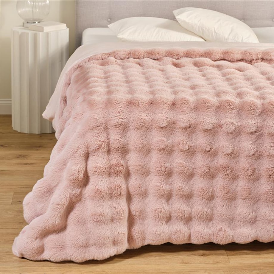 Jednokolorowa futrzana narzuta na łóżko Bares 180x200 cm