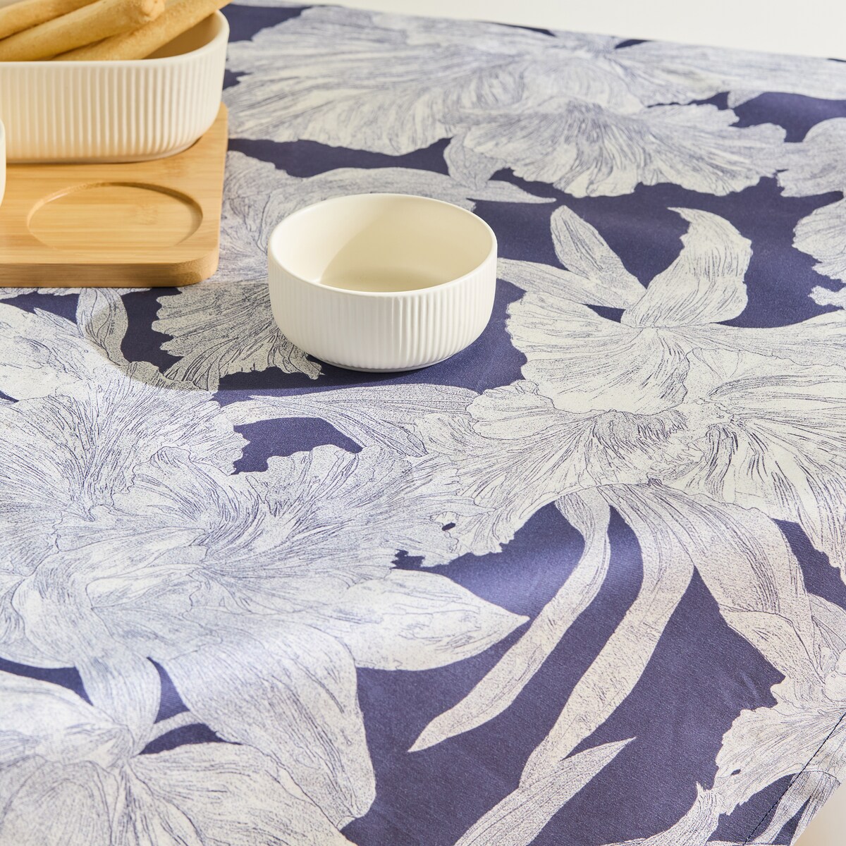 Serweta Drukowana Flowa 80x80 cm z motywem kwiatowym