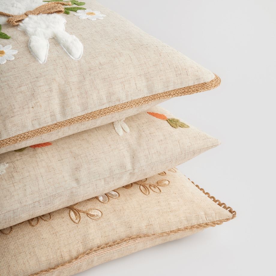 Poszewka Haftowana Oaken 45x45 cm z motywem jajka