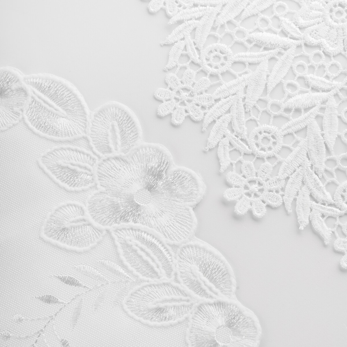 Serwetka Elaria z motywem kwiatowym