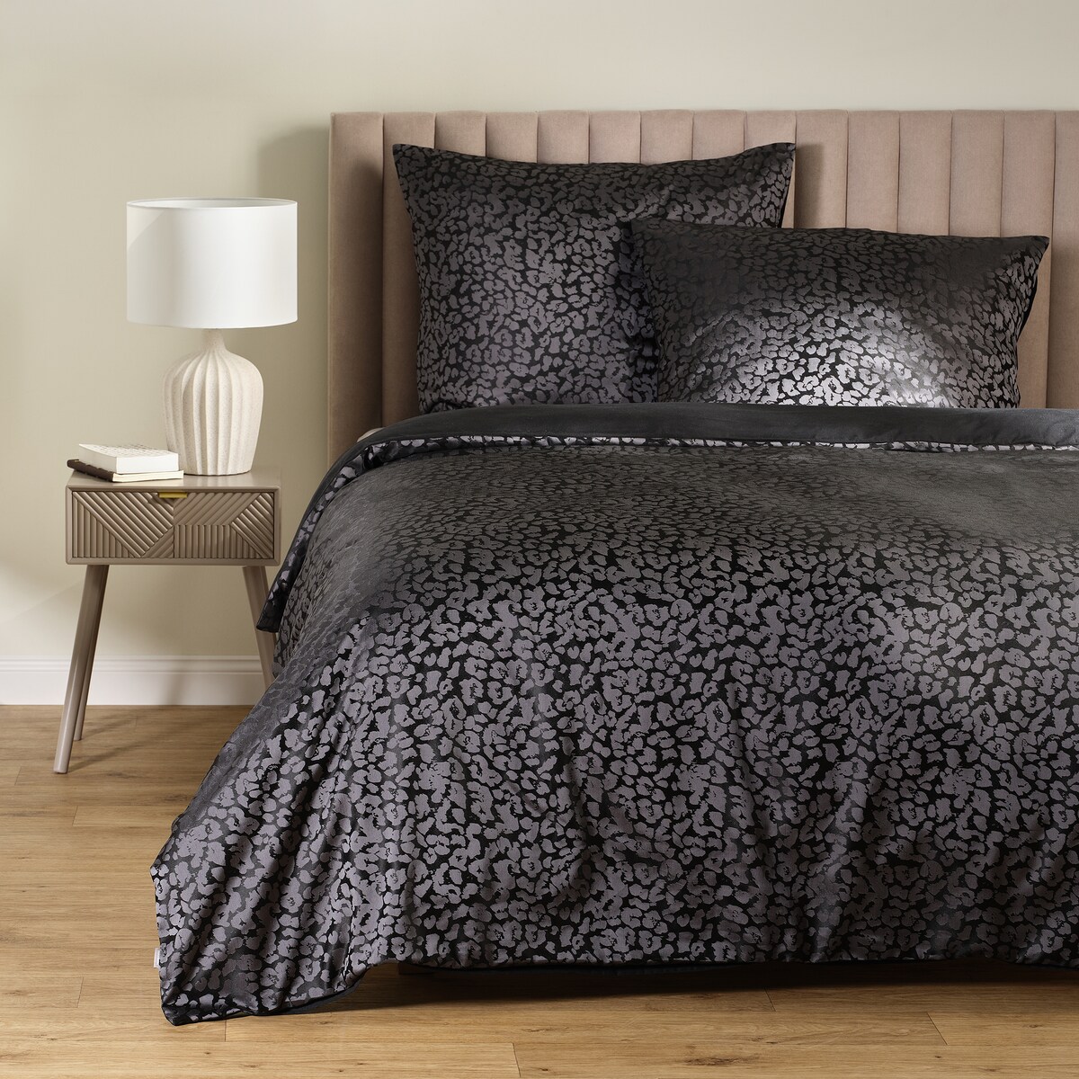 Pościel Żakardowa Pantero 160x200 cm z motywem zwierzęcym