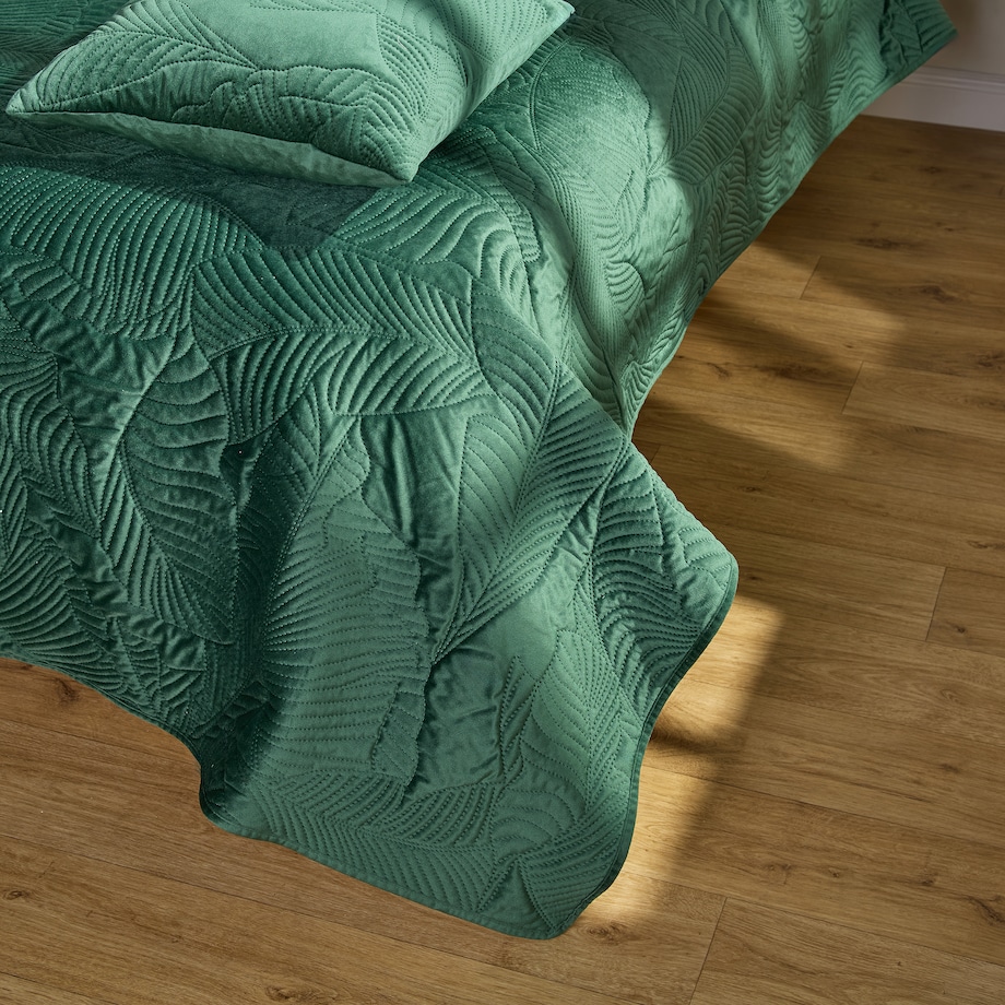 Jednokolorowa narzuta na łóżko z przeszywanym wzorem Nounis 200x220 cm z motywem roślinnym