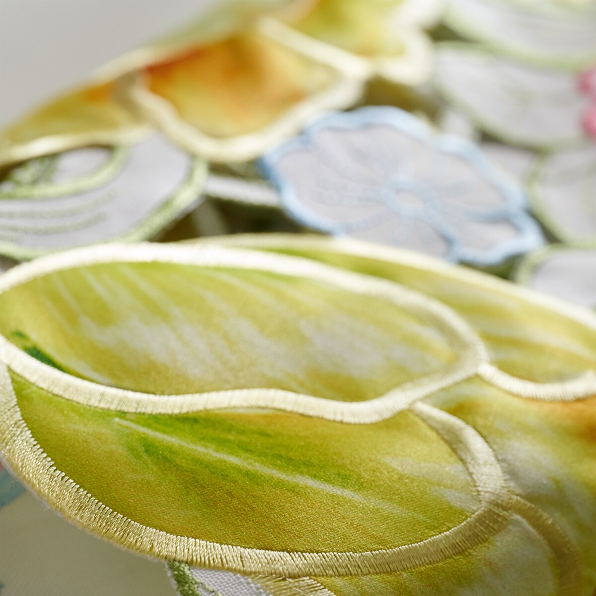 Bieżnik Haftowany Floresse 35x175 cm z motywem kwiatowym