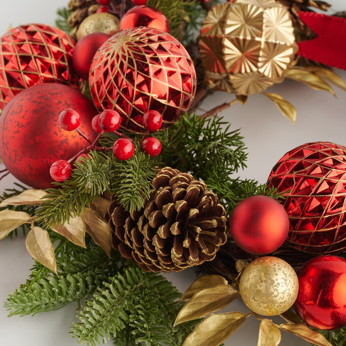 Wianek Esfera z motywem roślinnym