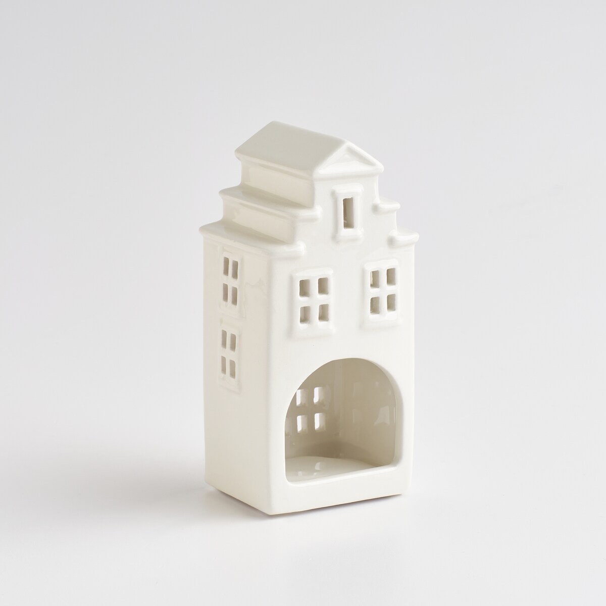 Świecznik Karit z motywem domku