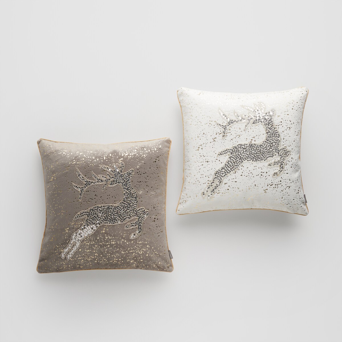 Poszewka Haftowana Dridis 45x45 cm z motywem renifera