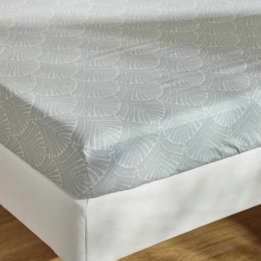 Prześcieradło z bawełny satynowej z gumką Dianosa 160x200 cm z motywem liściastym