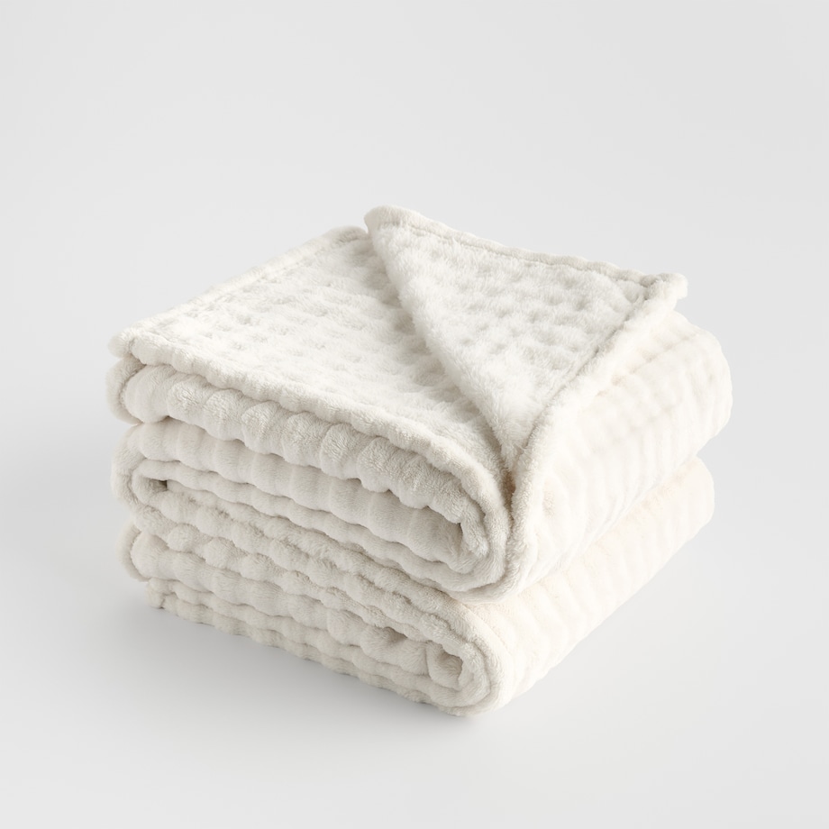 Jednokolorowy koc z wytłoczonym wzorem Operta 150x200 cm