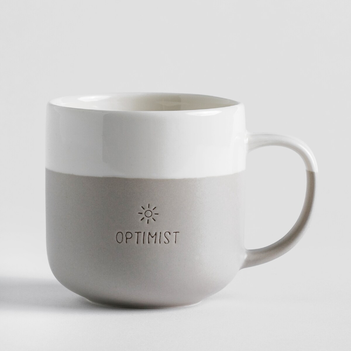 Kubek Sartena z motywem napisów