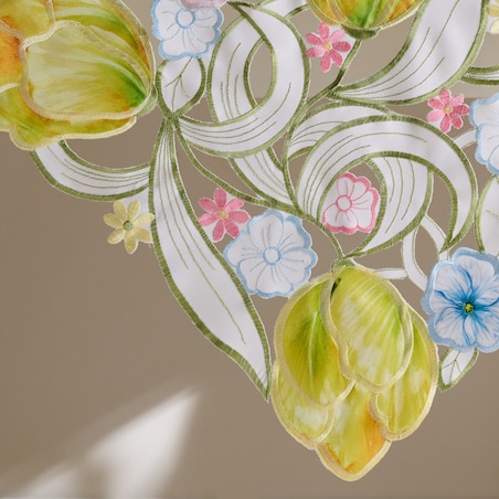 Serweta Haftowana Floresse 80x80 cm z motywem kwiatowym