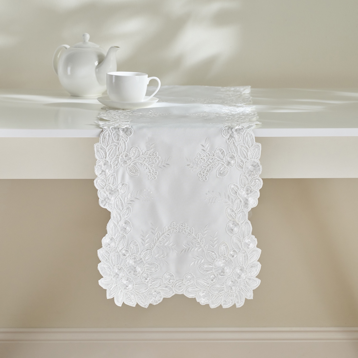 Bieżnik Haftowany Lucro 35x180 cm z motywem kwiatowym