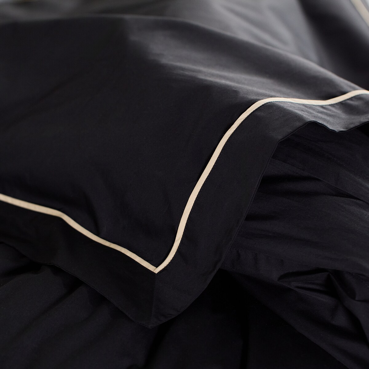 Jednokolorowa pościel z perkalu z lamówką Perlamo 160x200 cm