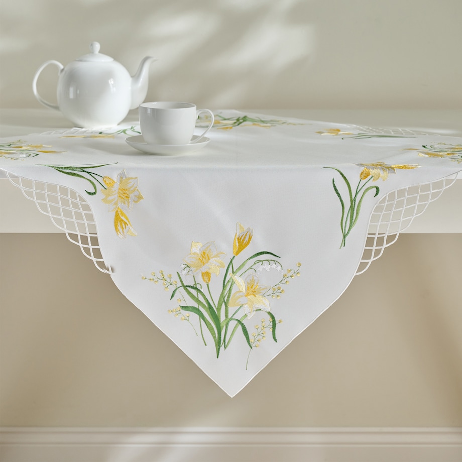 Serweta Haftowana Dafodil 80x80 cm z motywem kwiatowym