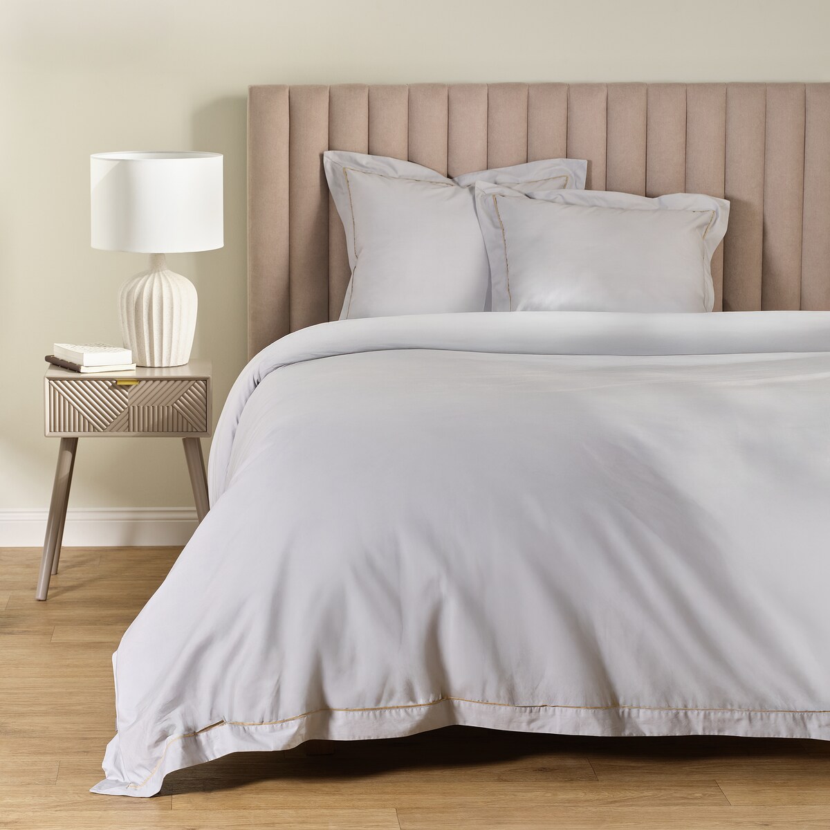 Jednokolorowa pościel z perkalu z lamówką Perlamo 200x200 cm