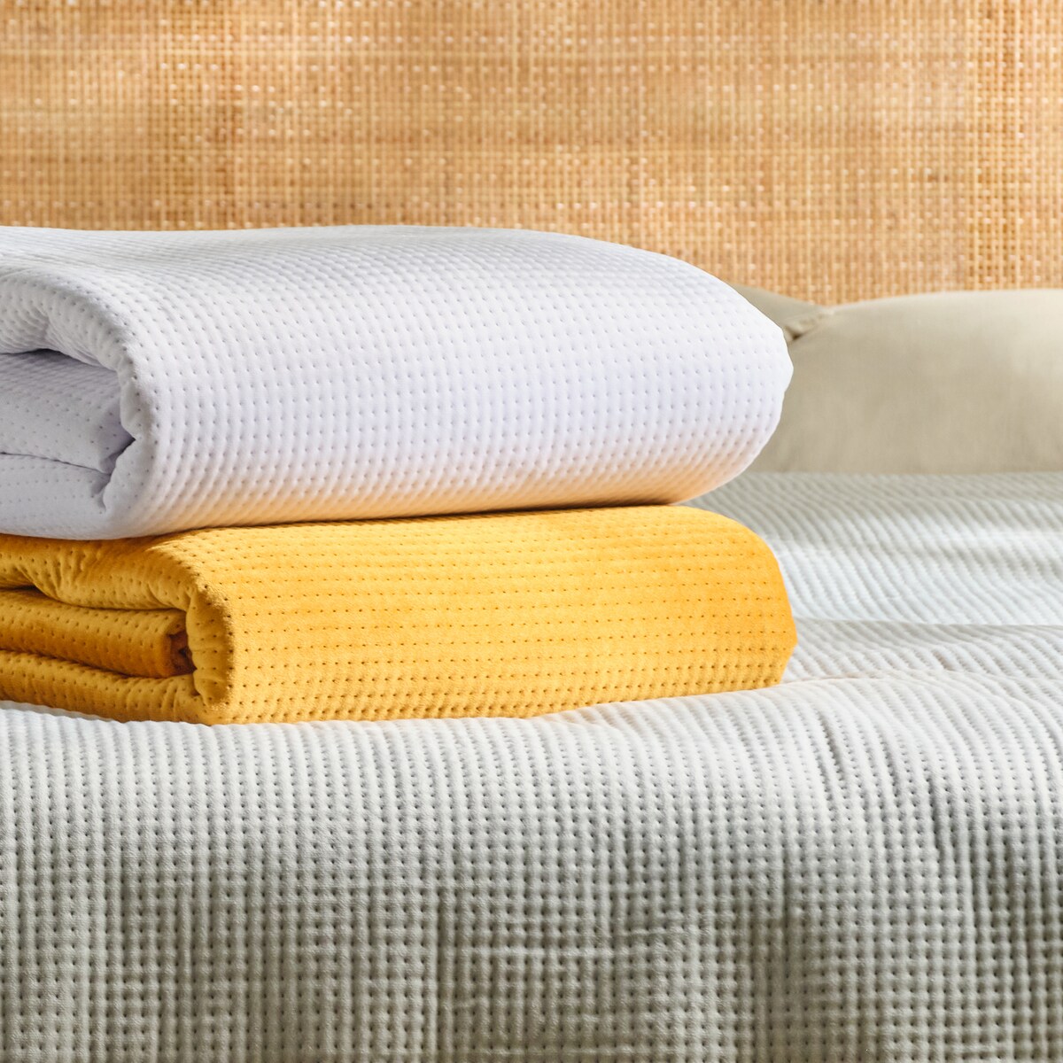 Narzuta Welwetowa w Wytłaczane Drobne Kropki Pontoso 200x220 cm