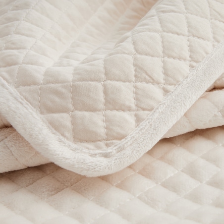 Jednokolorowa narzuta na łóżko Plums 200x220 cm