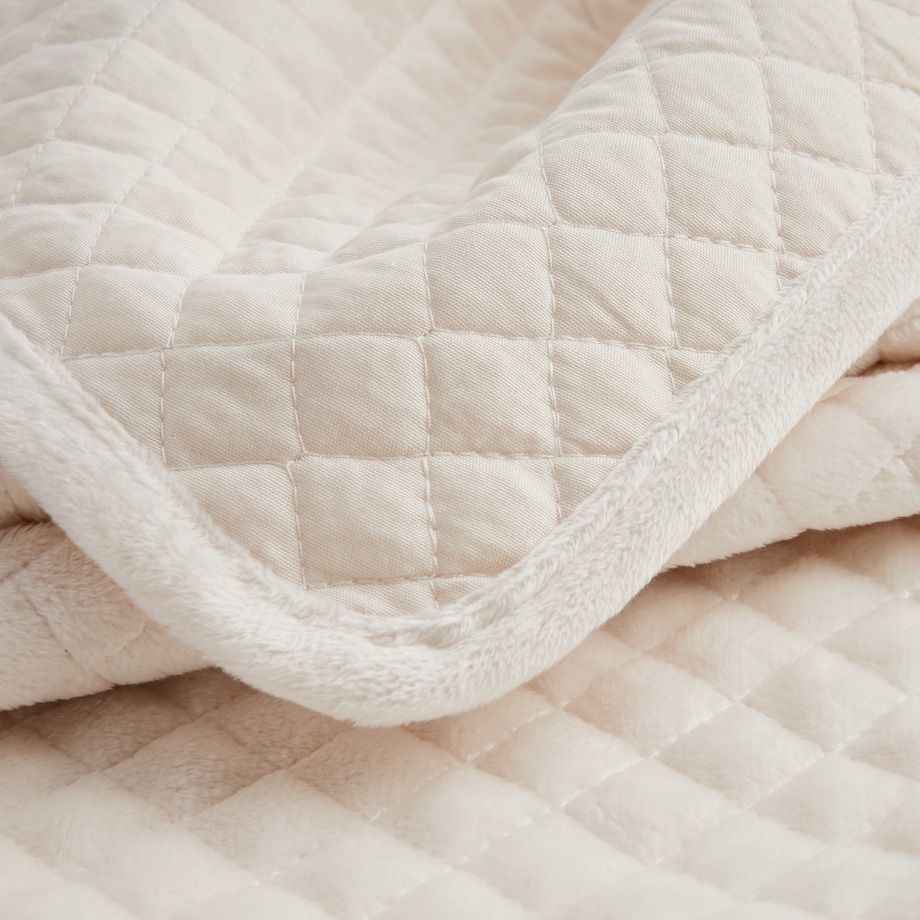 Jednokolorowa narzuta na łóżko Plums 200x220 cm