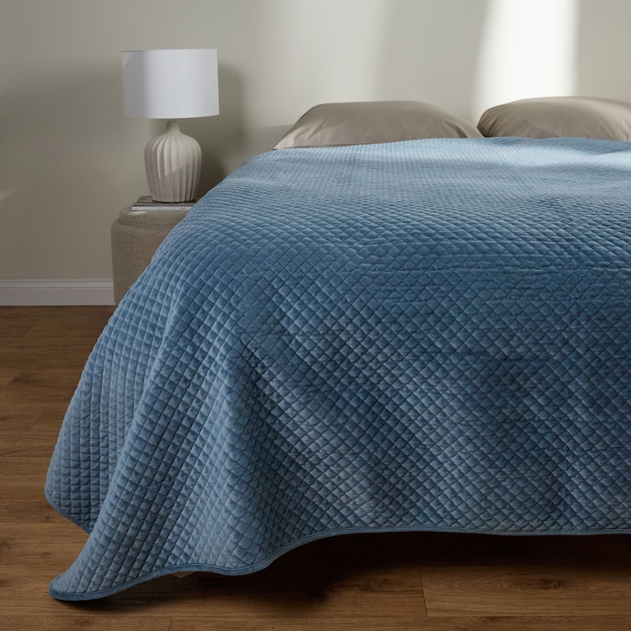 Jednokolorowa narzuta na łóżko Plums 200x220 cm z motywem geometrycznym