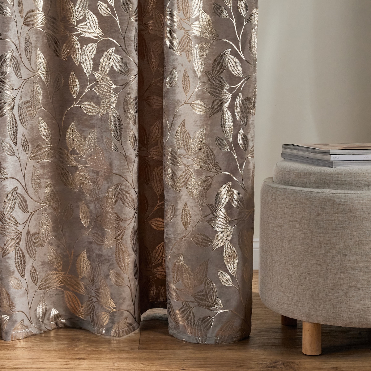 Zasłona Blomstela 140x250 cm z motywem roślinnym