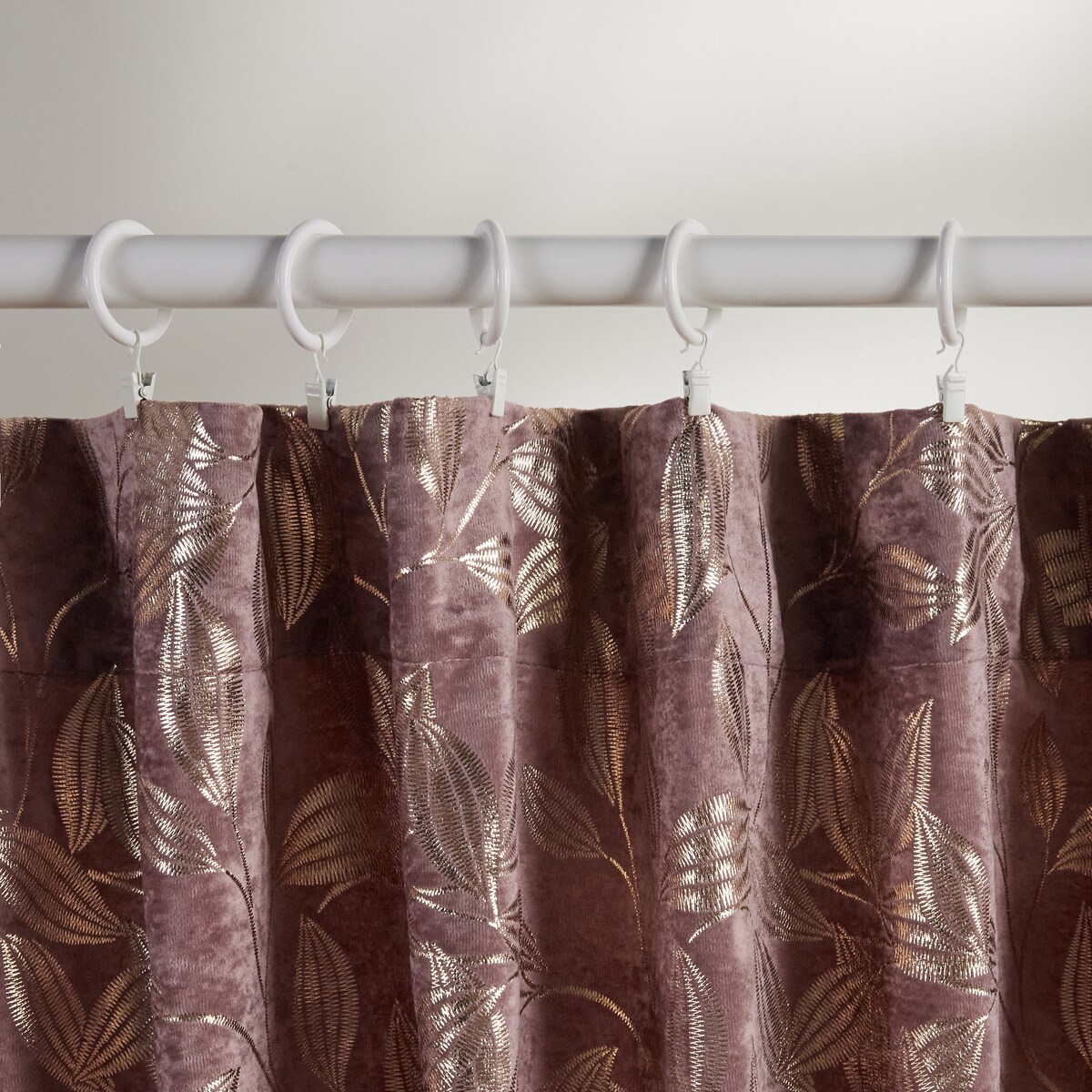 Zasłona Blomstela 140x250 cm z motywem roślinnym