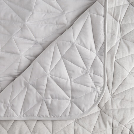 Narzuta Trianga 200x220 cm z motywem geometrycznym