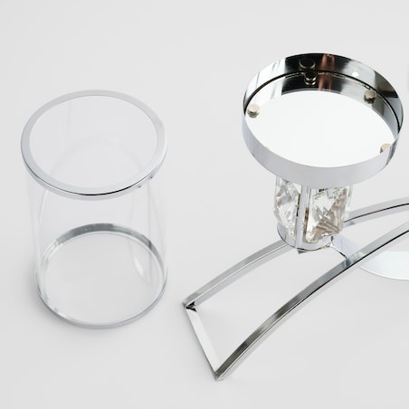 Świecznik potrójny Noova trio z motywem geometrycznym