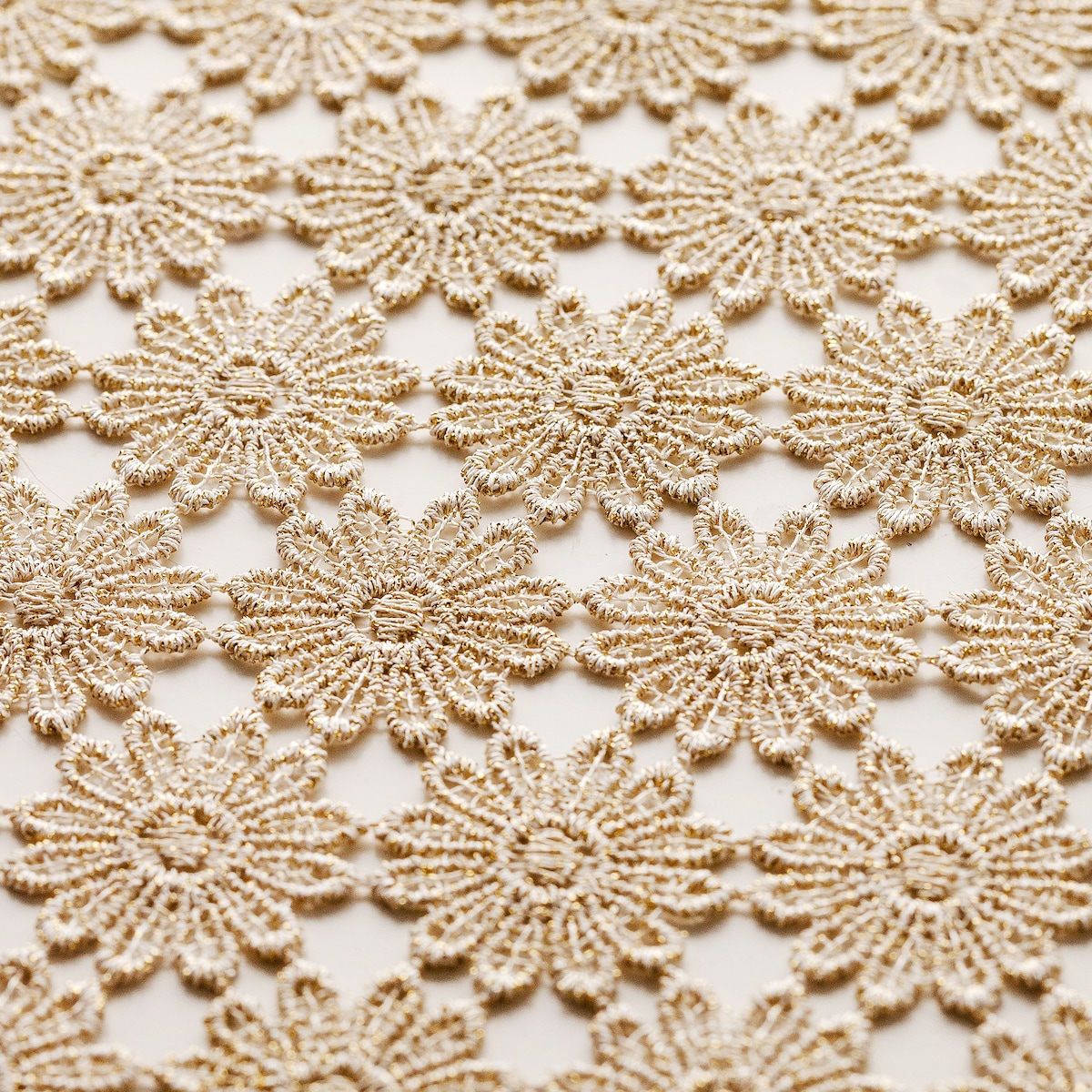 Serweta Douglasa 80x80 cm z motywem kwiatowym