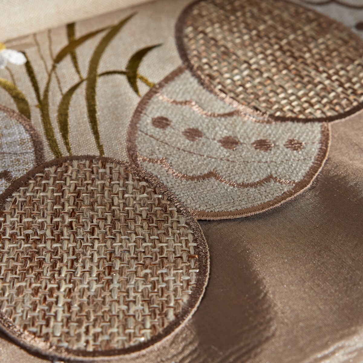 Bieżnik Haftowany Orlina 35x174 cm z motywem jajka