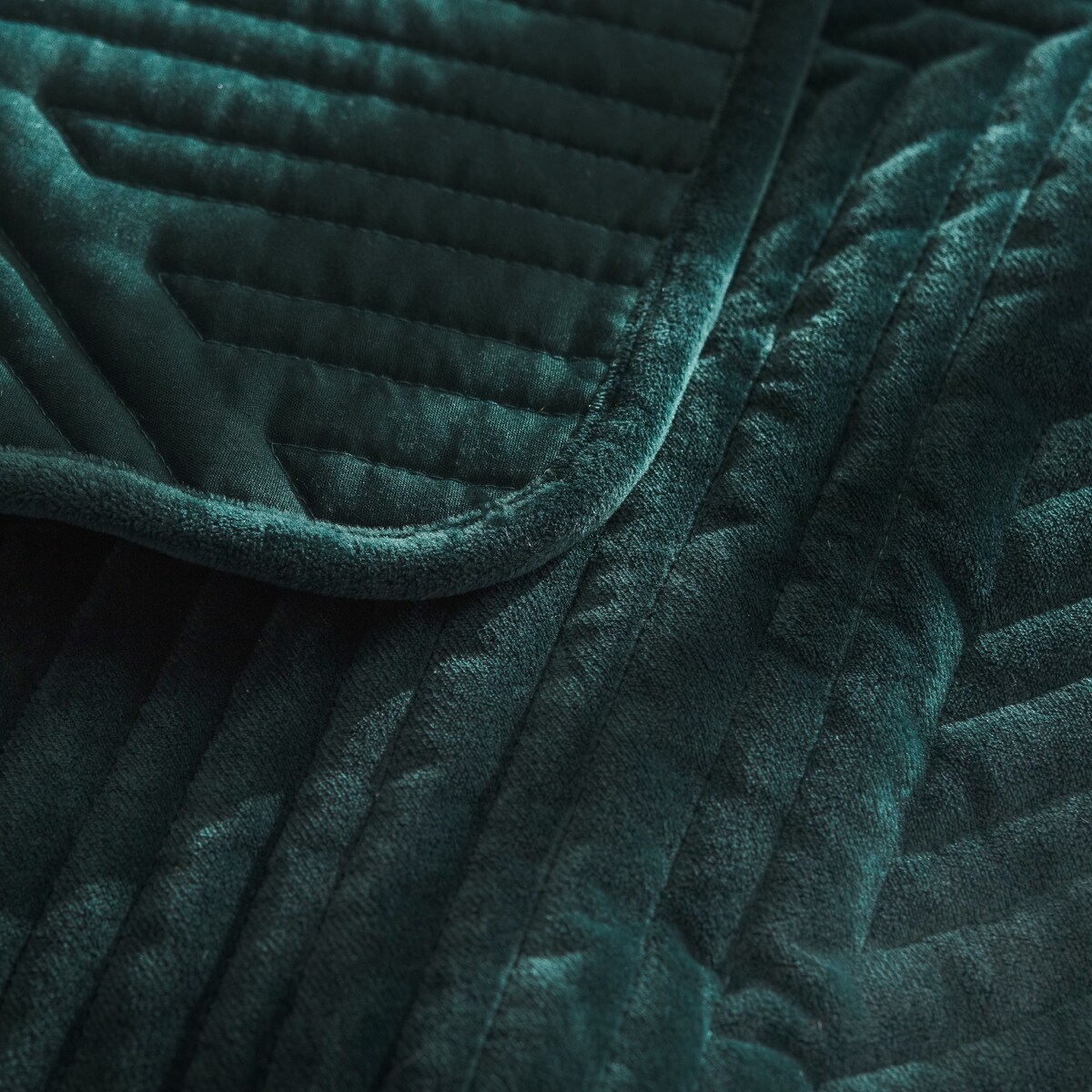 Narzuta Welwetowa w Przeszywany Geometryczny Wzór Minister 240x260 cm