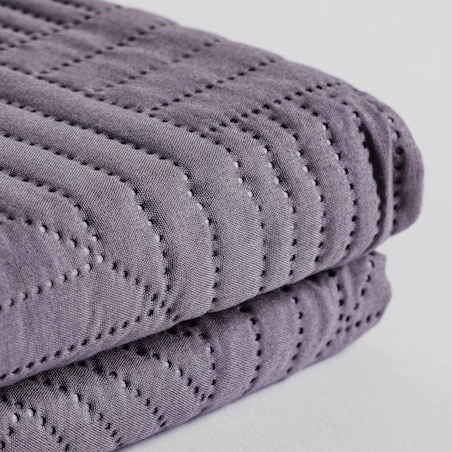 Jednokolorowa narzuta na łóżko z wytłoczonym wzorem Modern 240x260 cm