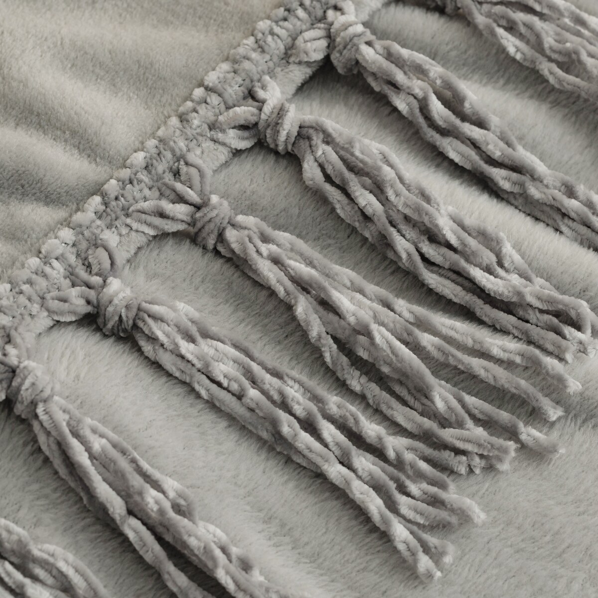 Jednokolorowy koc Tassels 130x170 cm