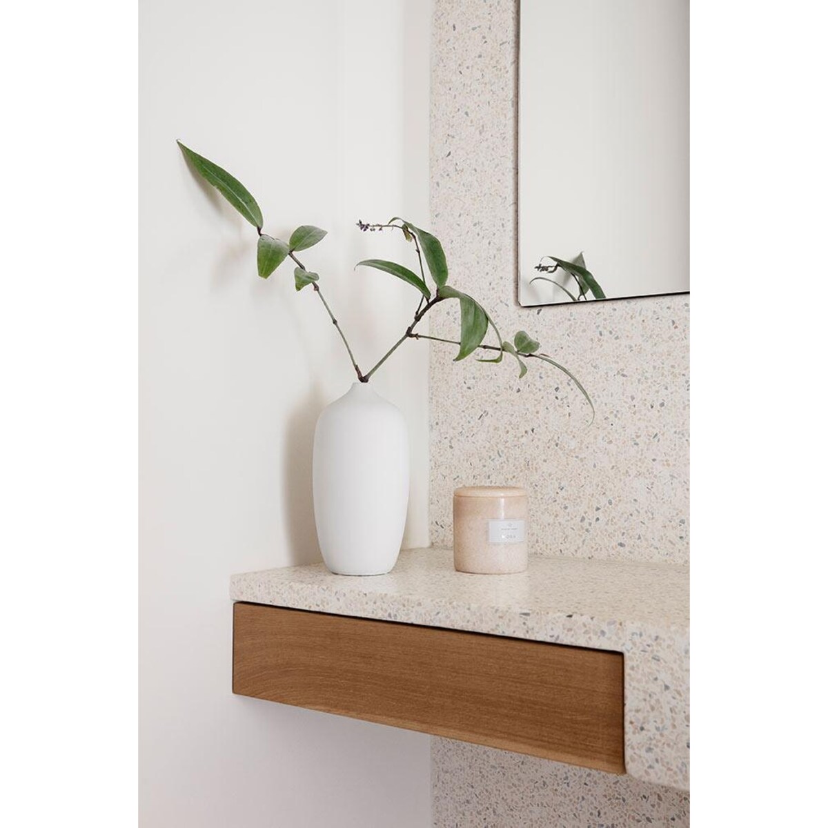 Marmurowa świeca zapachowa FRABLE, Mora, 10 h