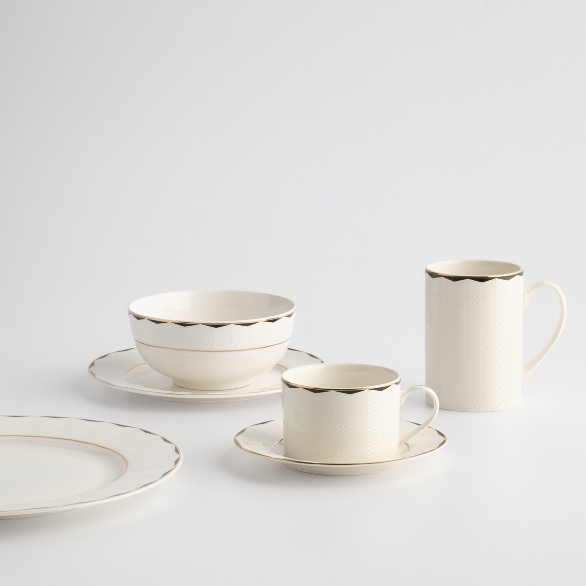 Miska Olea z motywem geometrycznym