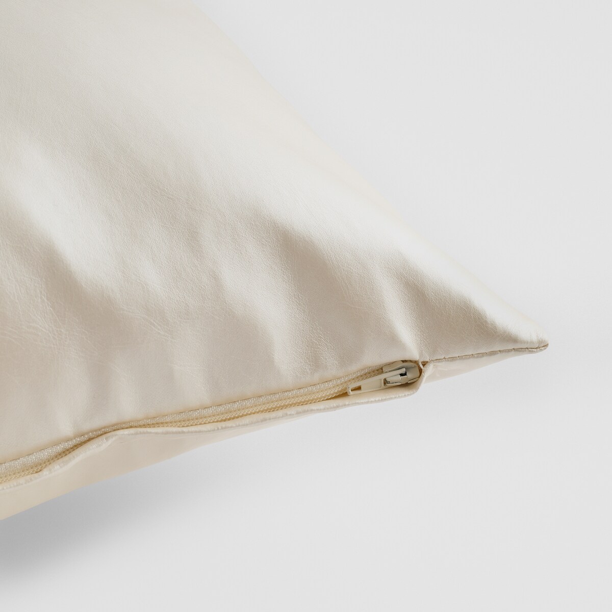 Poszewka dekoracyjna Perloni 43x43 cm