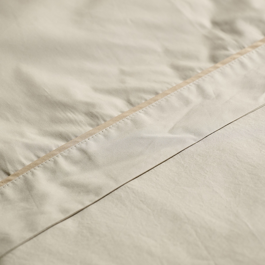 Jednokolorowa pościel z perkalu z lamówką Perlamo 200x200 cm