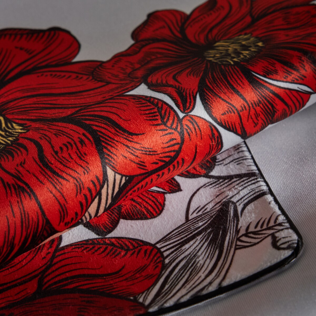 Bieżnik Verilos 35x180 cm z motywem kwiatowym