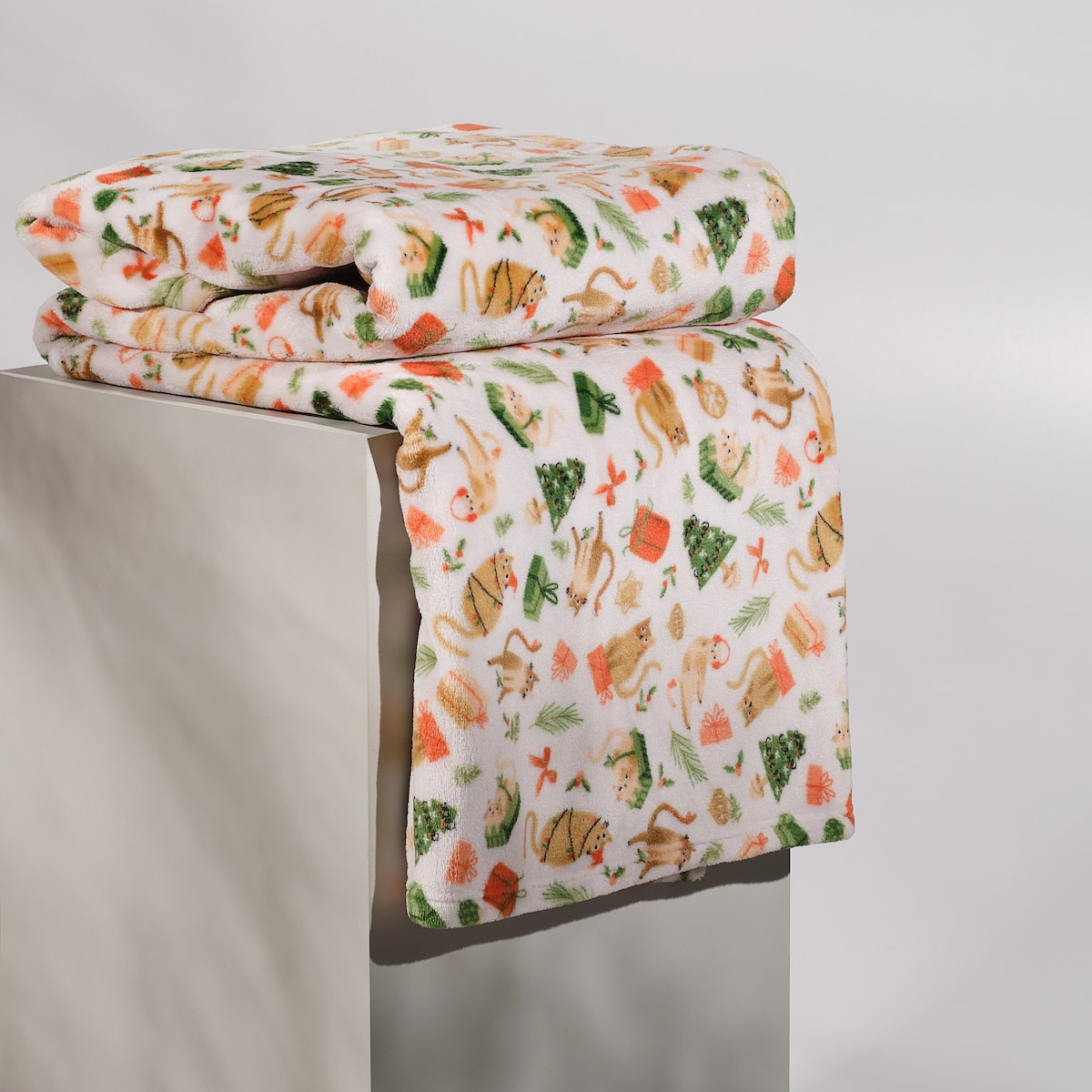 Drukowany koc Miaoumas 150x200 cm z motywem choinki