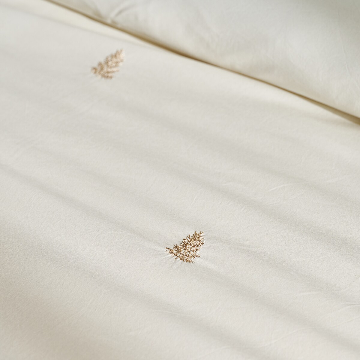 Pościel bawełniana z haftem Genna 160x200 cm z motywem choinki