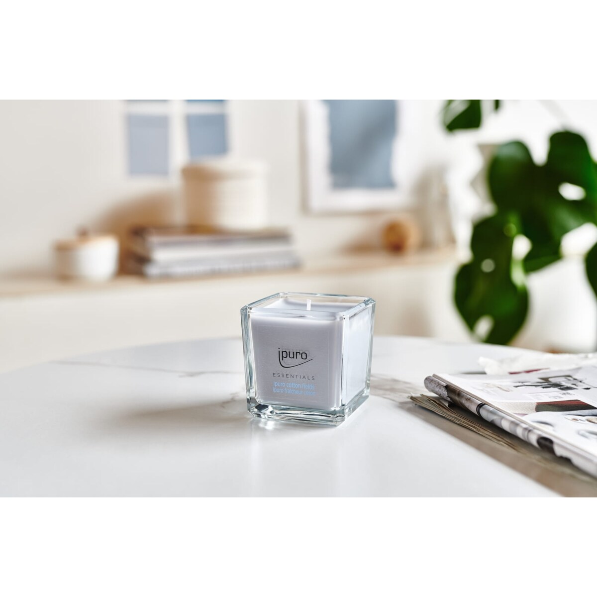 Świeca zapachowa ipuro ESSENTIALS Cotton Fields 125 g