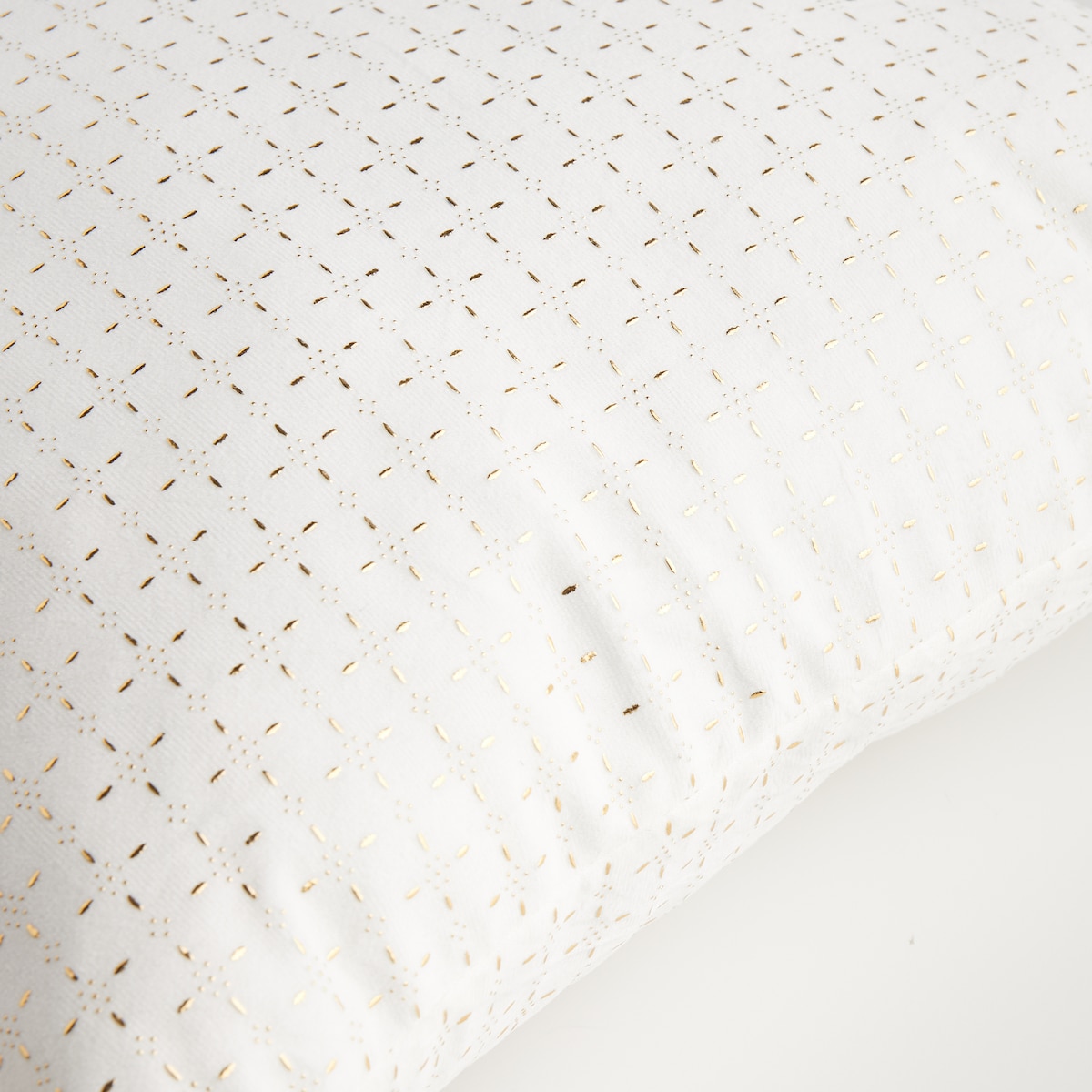 Poszewka dekoracyjna Orabelle 45x45 cm z motywem geometrycznym