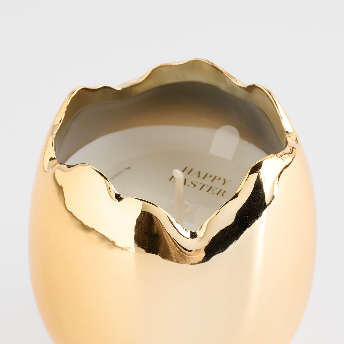 Świeca Eggshello z motywem skorupki