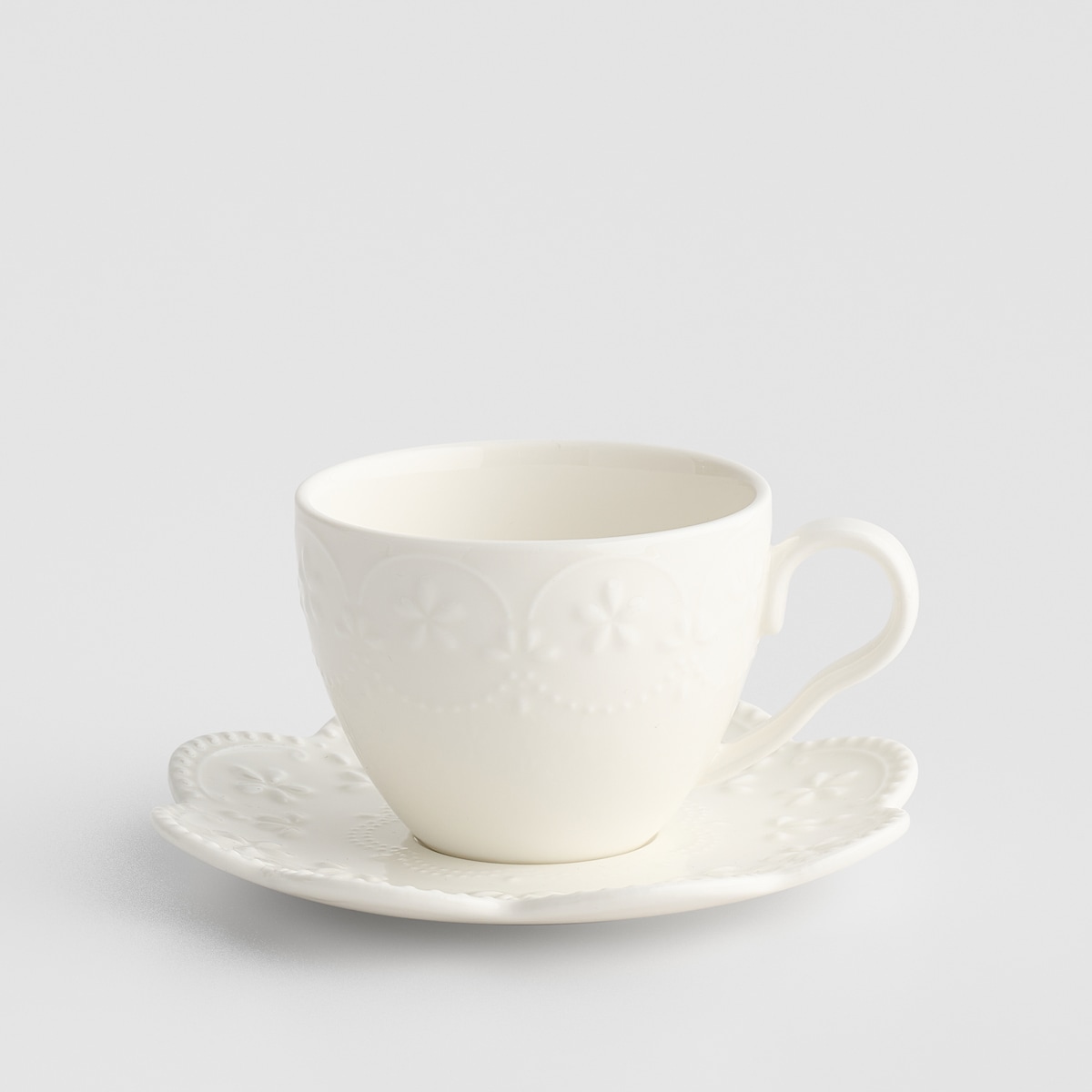 Filiżanka Ze Spodkiem Lace z motywem kwiatowym