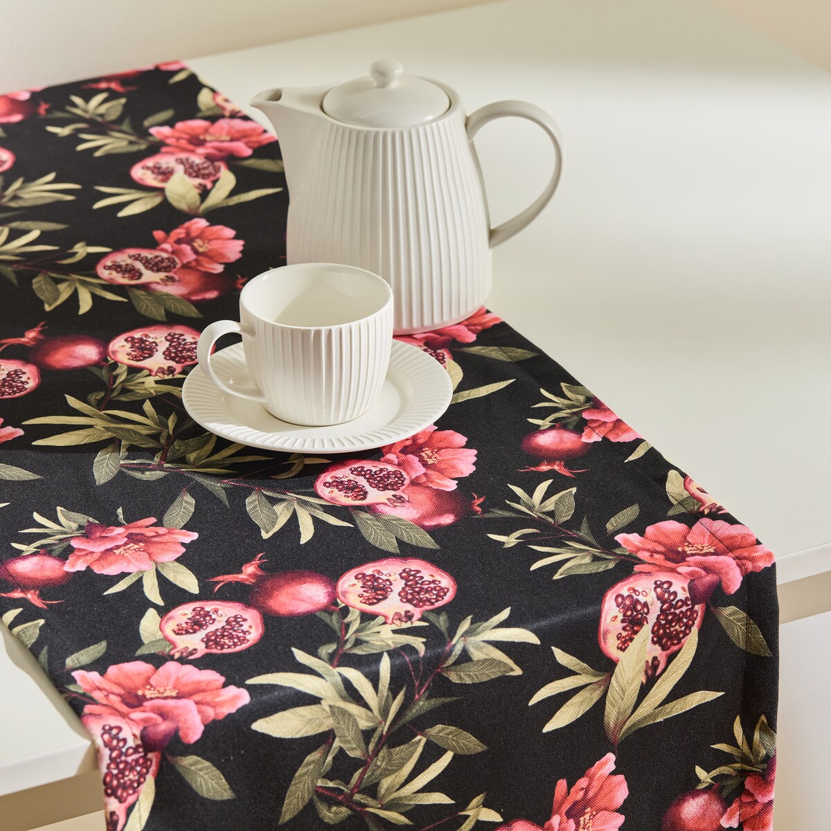 Bieżnik Drukowany Granadillo 40x180 cm z motywem kwiatowym