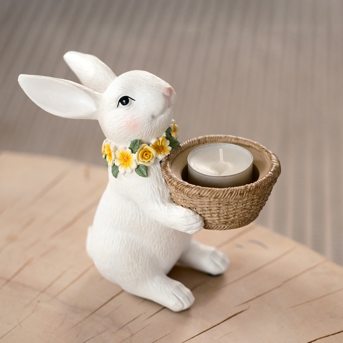 Świecznik Bloomfy z motywem królika