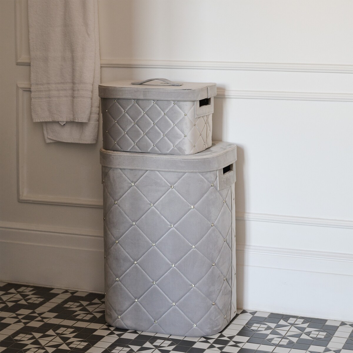 Pikowany kosz na pranie z kryształkami diamento 90 l